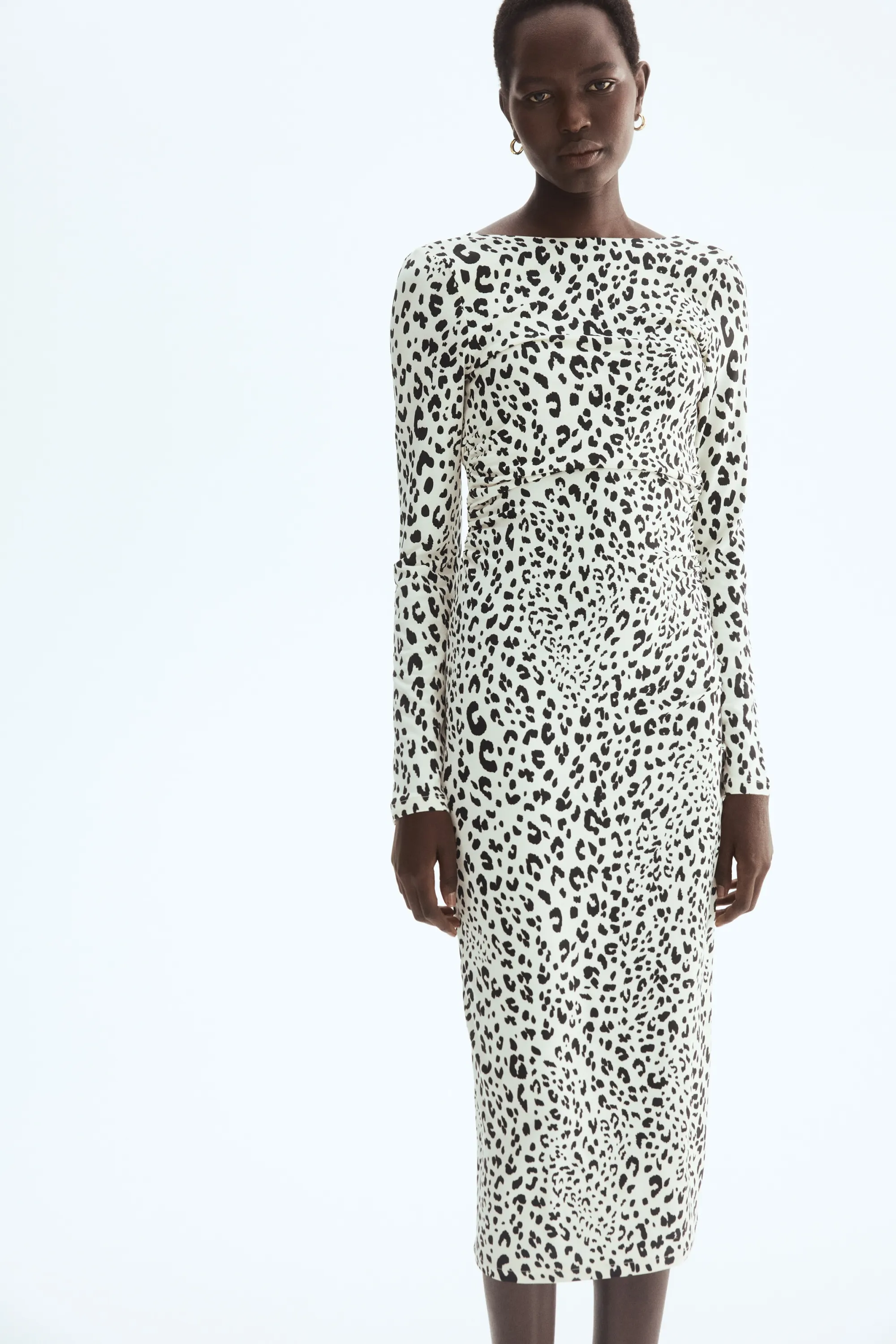 Robe en jersey avec dos ouvert - Crème/imprimé léopard