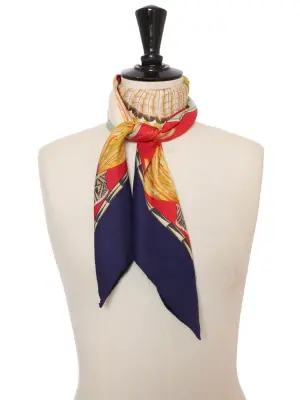 Foulard carré en twill de soie iconique "BRAZIL" bleu, rouge, jaune  Prix boutique 460€ Taille 90 x 90 — photo 4