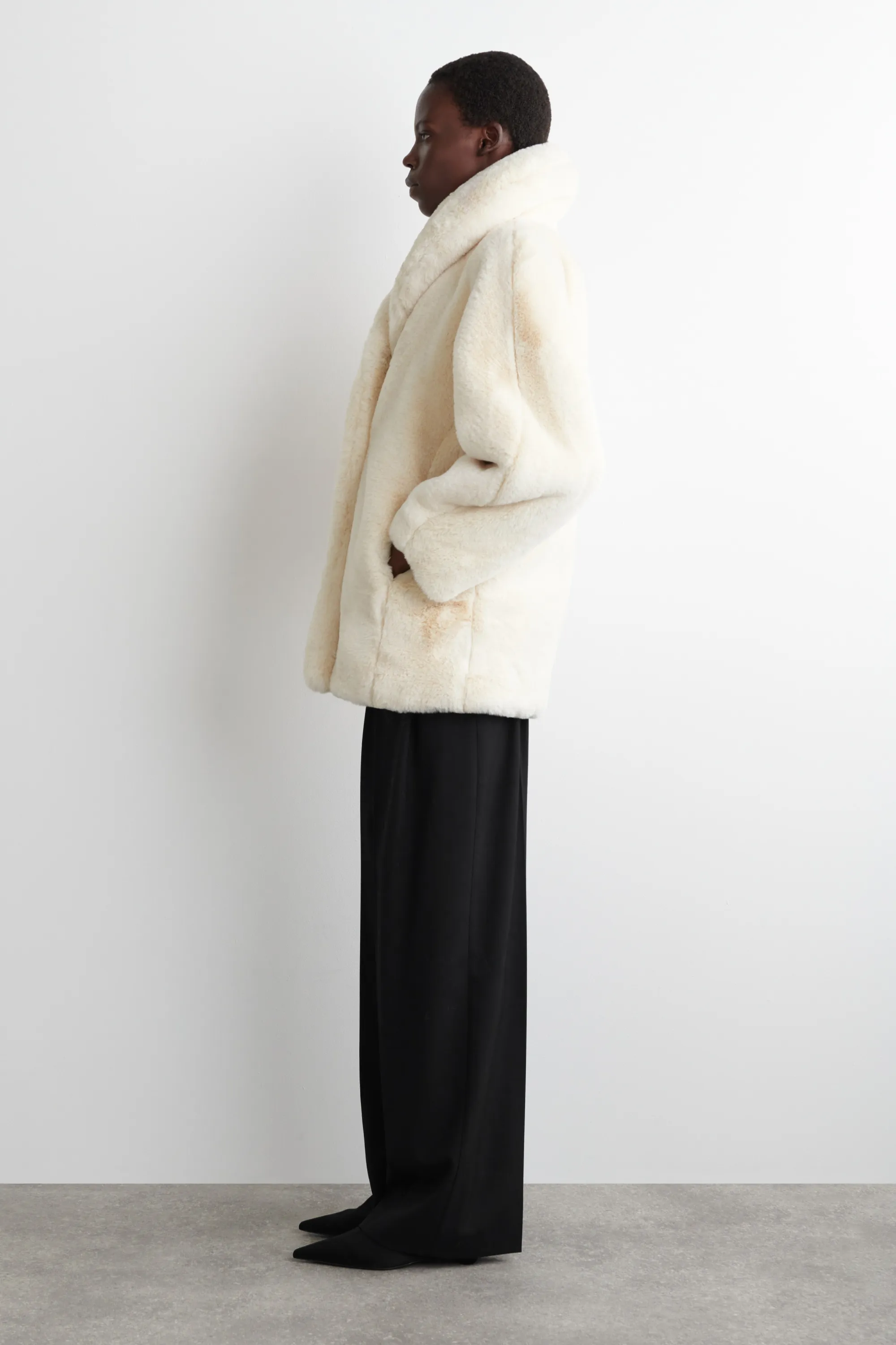 VESTE FAÇON FAUSSE FOURRURE À COL CHÂLE - BEIGE CLAIR