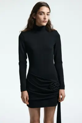 Robe à épaulettes - Noir — photo 1