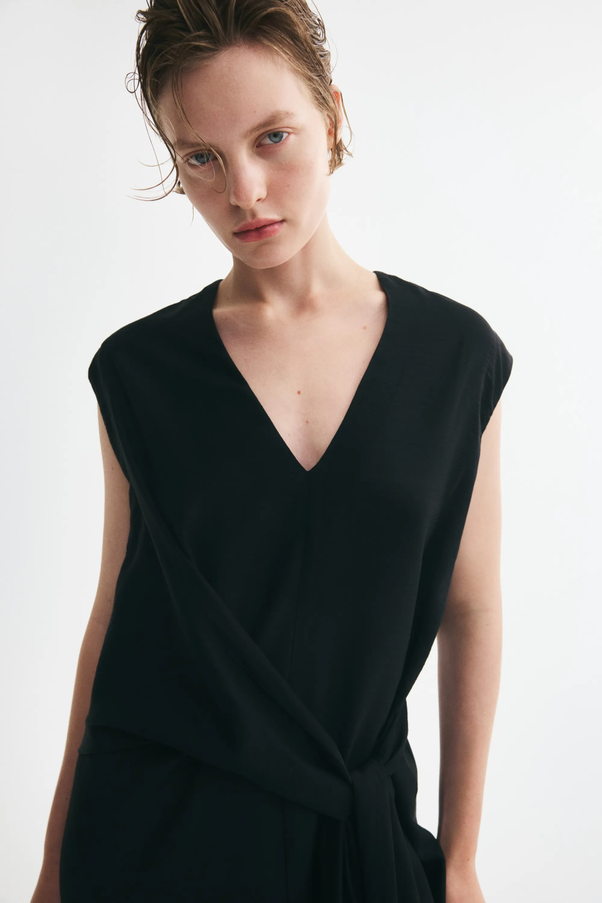 Robe sans manches avec détail croisé - Noir