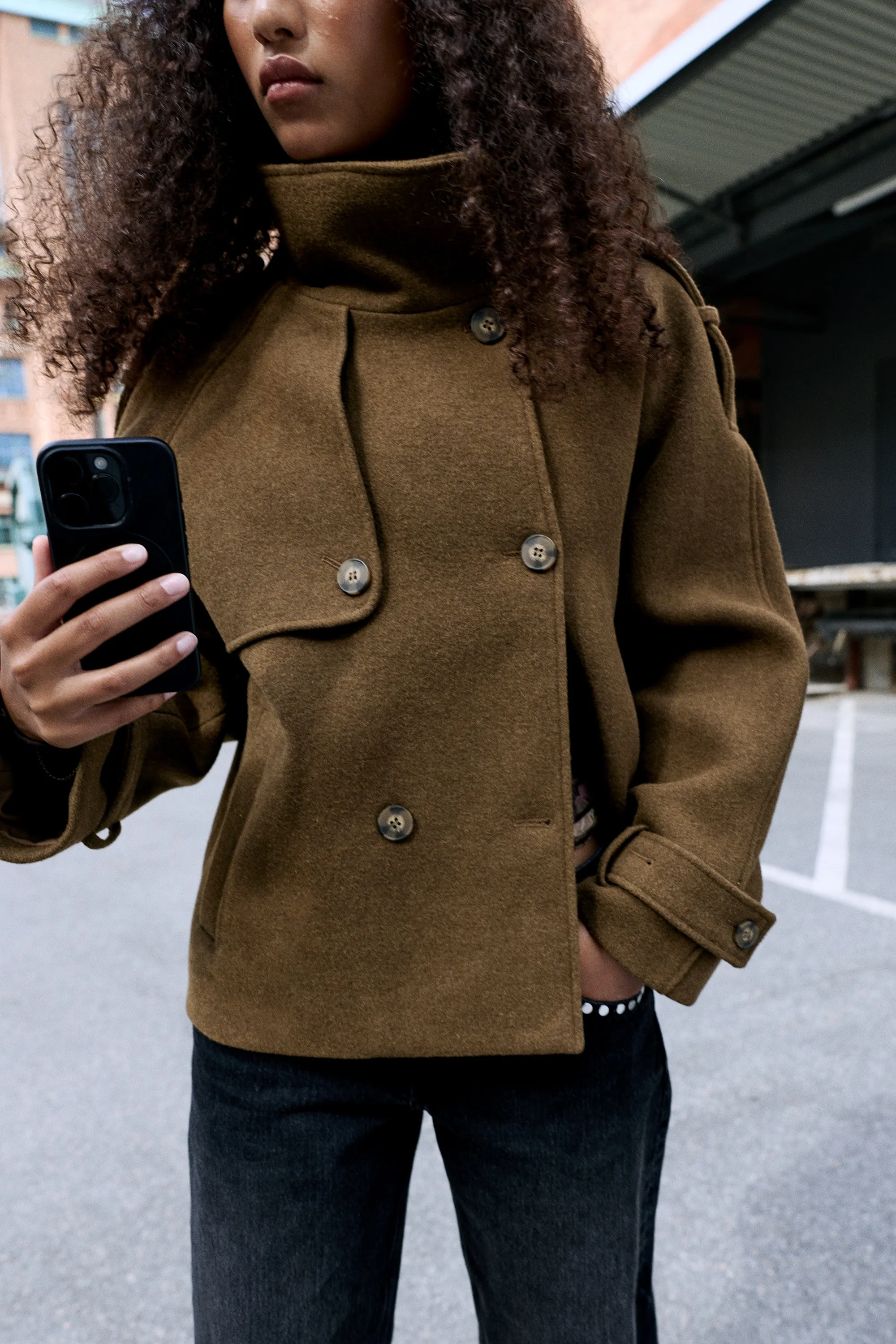 Veste en laine mélangée à col cheminée - Marron poudré