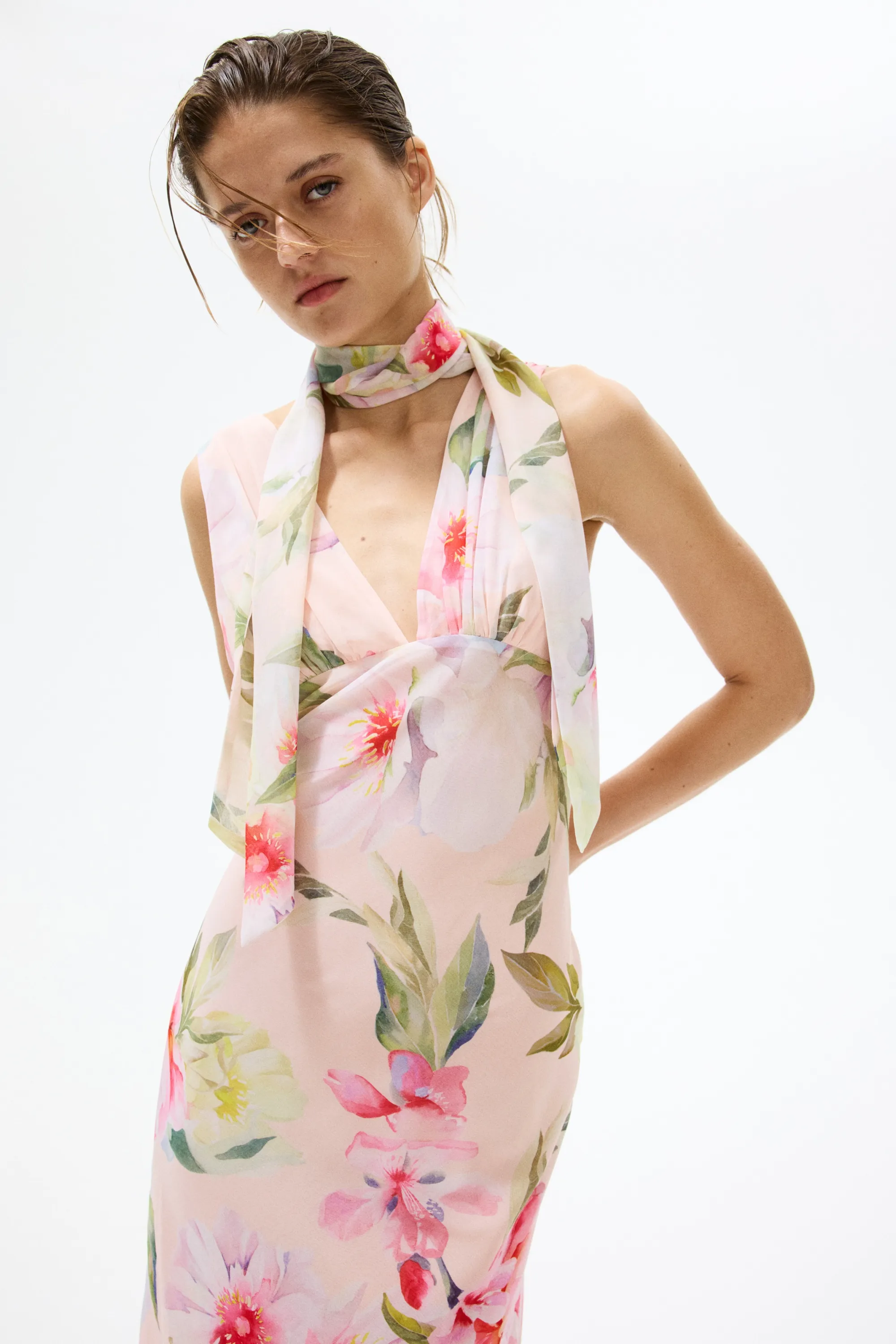 Robe en mousseline avec écharpe - Rose clair/fleuri