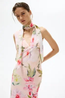 Robe en mousseline avec écharpe - Rose clair/fleuri — photo 1