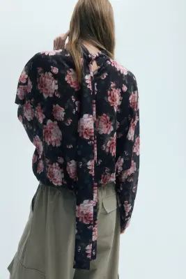Blouse avec détail à nouer - Noir/fleuri — photo 3