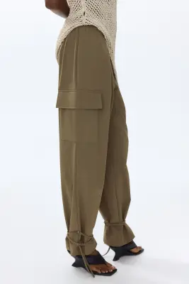 Pantalon ballon avec détails à nouer - Vert kaki — photo 1