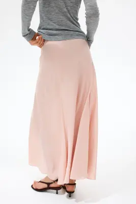 Jupe maxi en satin - Rose pêche — photo 3