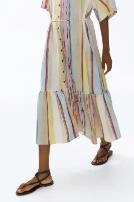 Robe à manches courtes avec ceinture à nouer - Beige clair/rayé — photo 2