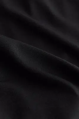 Robe à bretelles fines avec dentelle - Noir — photo 5