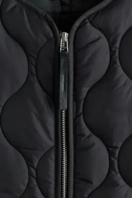 Veste sans manches matelassée - Noir — photo 5