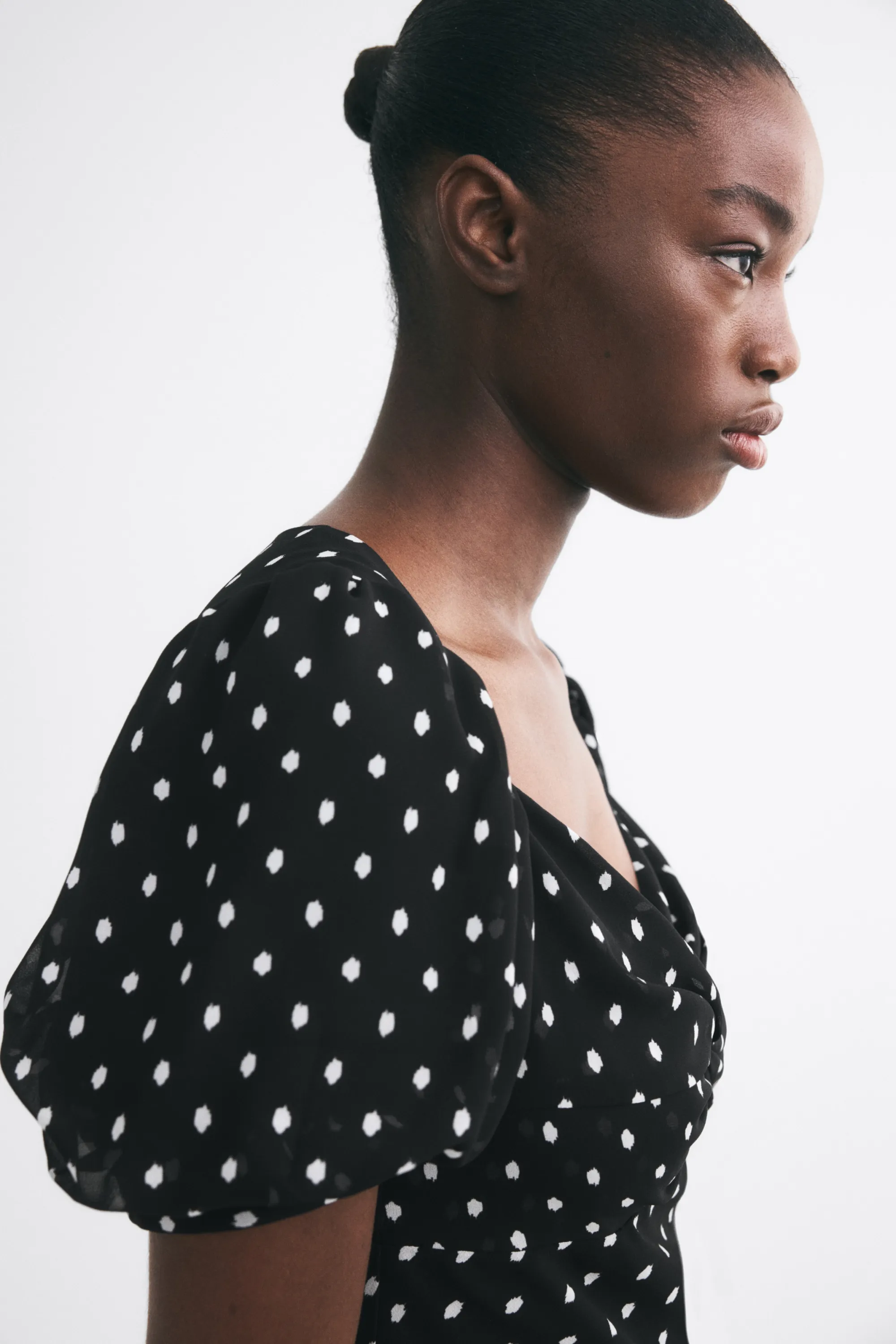 Robe maxi à manches bouffantes - Noir/pois