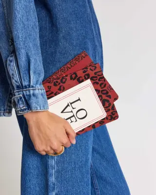 Carnet A5 léopard rouge All you need is — photo 3