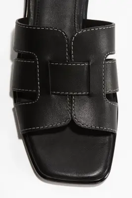 Sandales en cuir - Noir — photo 2