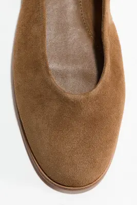 Escarpins en cuir velours - Beige foncé — photo 3