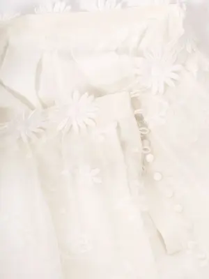 Jupe de mariée longue en dentelle de calais brodée de marguerite Taille XXS — photo 3
