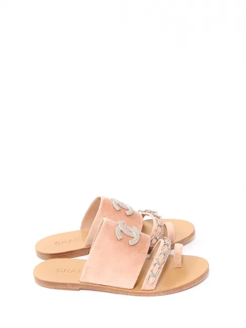 Sandales plates en velours rose, cuir nude et chaîne Prix boutique 1150€ Taille 37.5