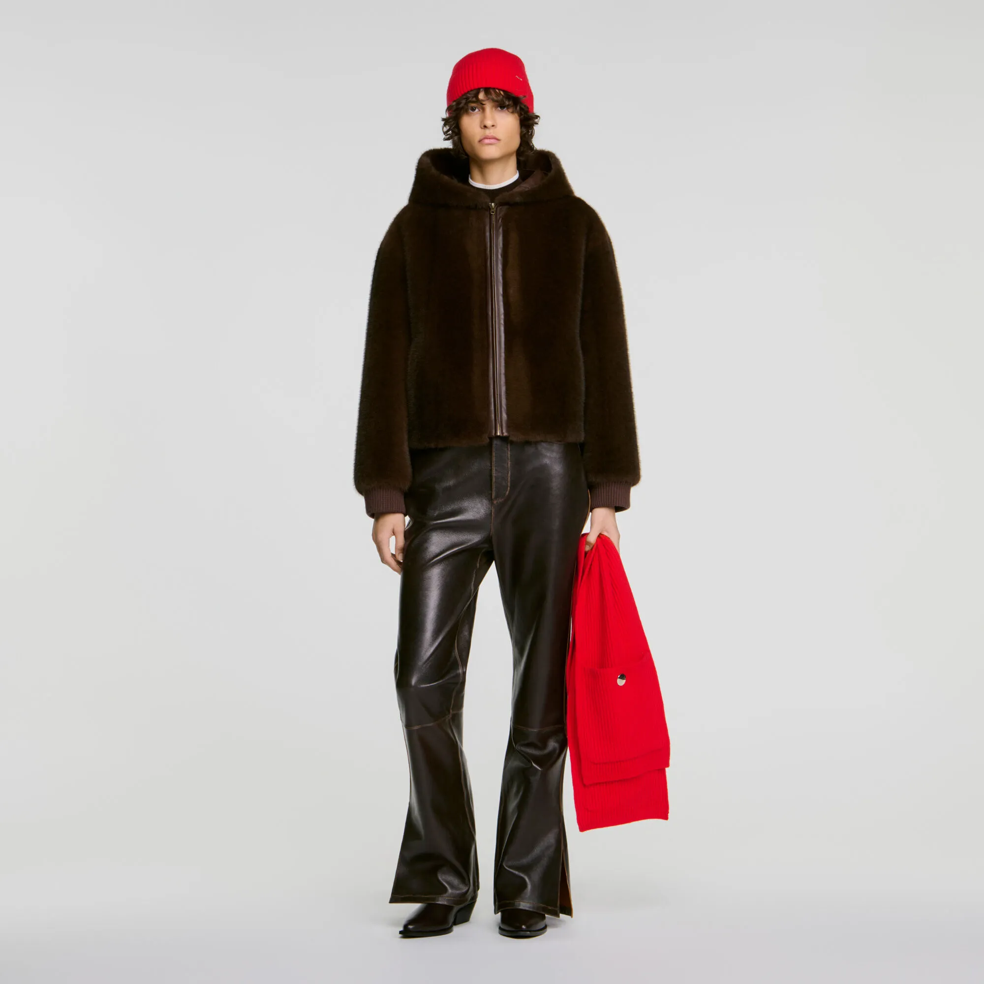 Manteau fausse fourrure à capuche