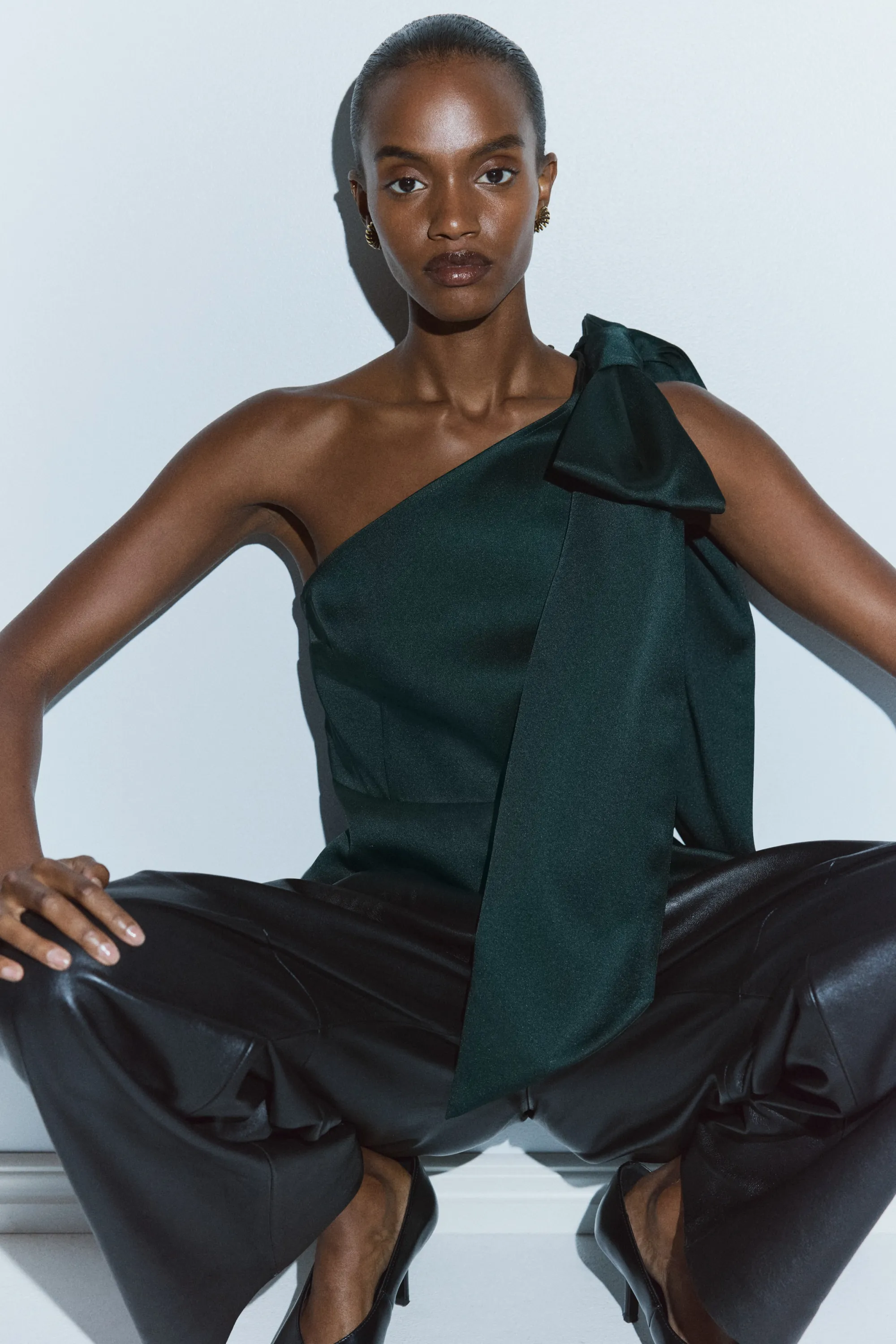 Top asymétrique avec nœud - Vert foncé