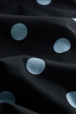 Top drapé avec base à effet boule - Noir/pois — photo 3