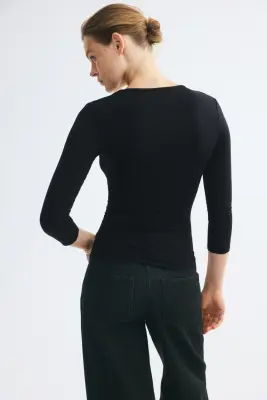 Top à encolure en V en viscose - Noir — photo 2