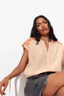Blouse brodée en gaze de coton — photo 2