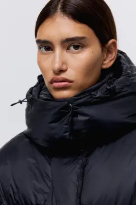 Hooded down puffer jacket - Noir — photo 2