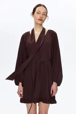 Robe avec écharpe - Marron foncé — photo 1
