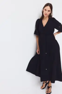 MAMA Robe froissée avec broderie anglaise - Noir — photo 1