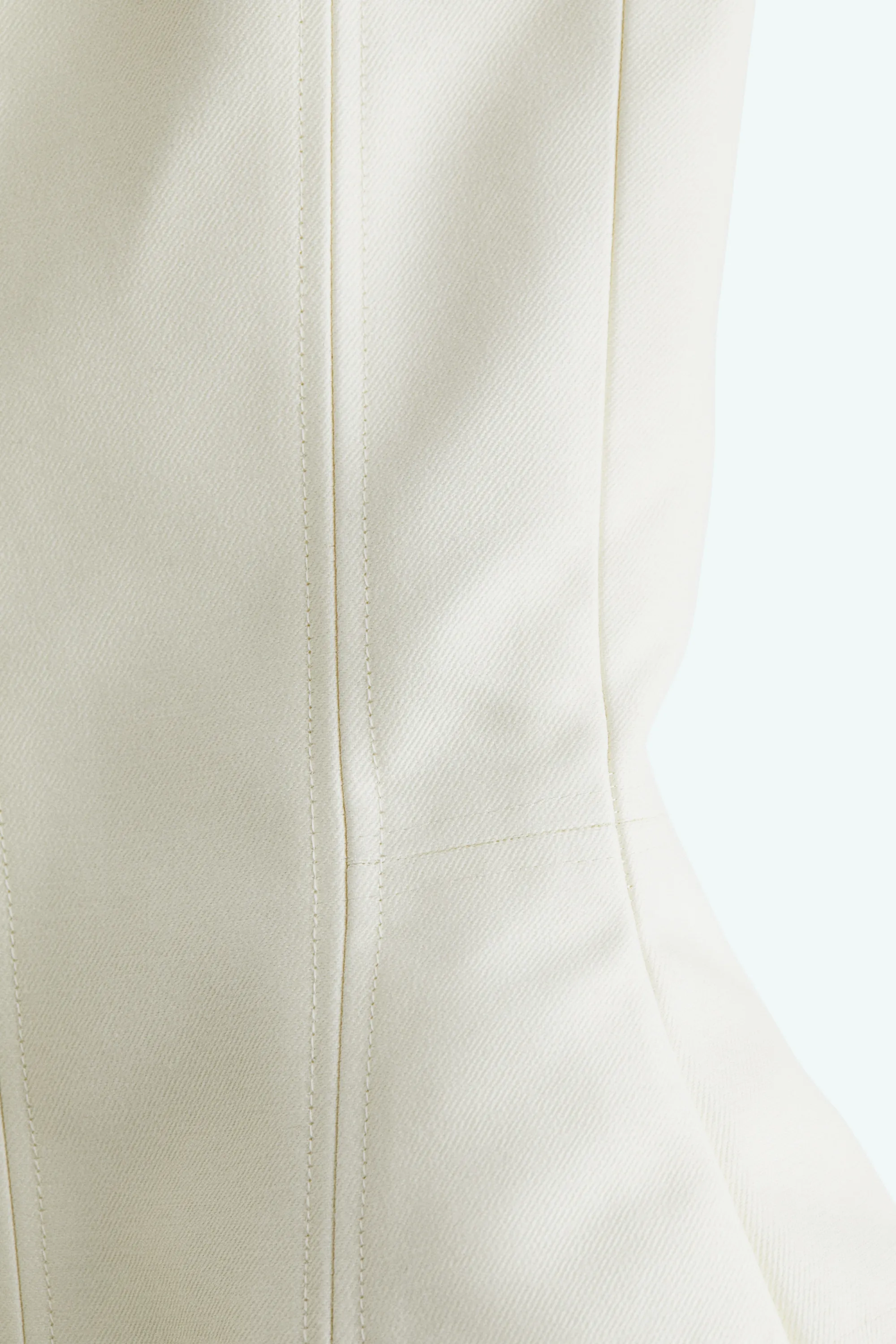 Minirobe avec hanches accentuées - Crème