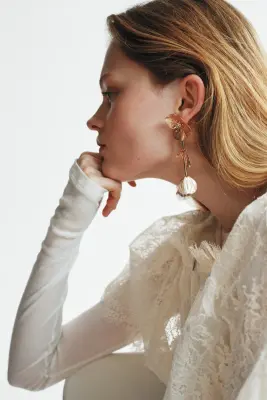 Boucles d'oreilles fleurs avec pendentifs - Doré — photo 1