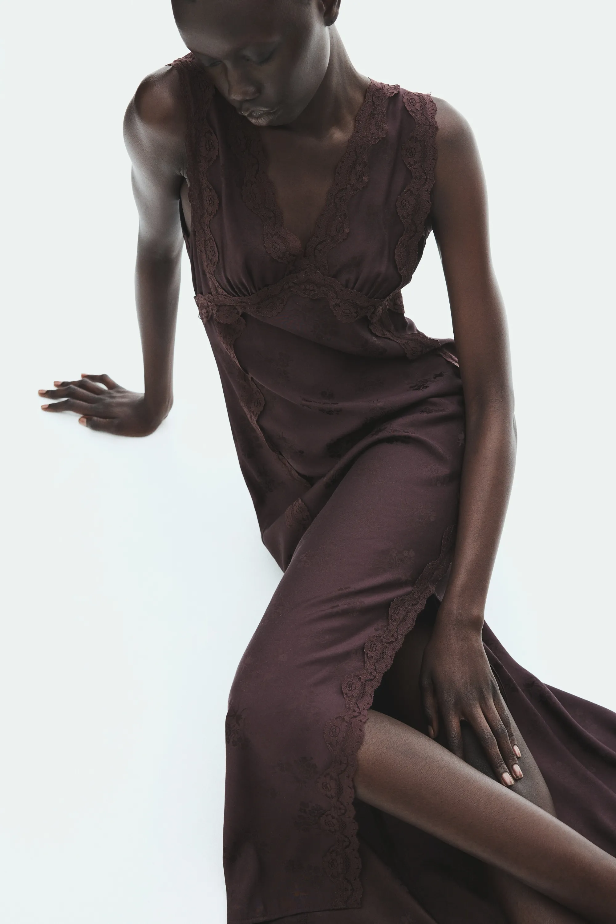 Robe en tissu jacquard avec dentelle - Violet foncé